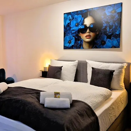 Appartement Navia Vela Premium - Parkplatz, Boxspringbett & Balkon