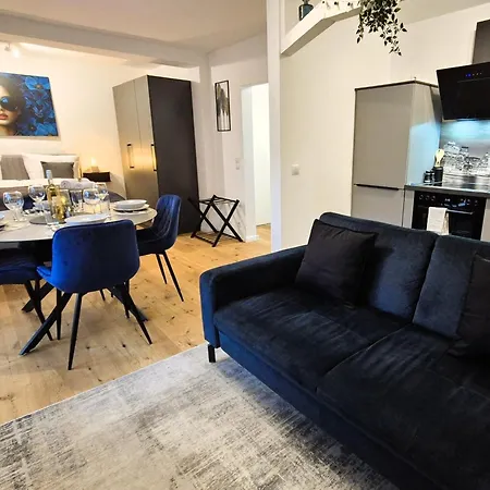 Daire Navia Vela Premium - Parkplatz, Boxspringbett & Balkon *