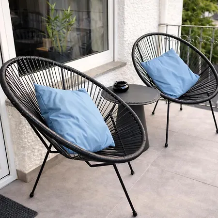 Navia Vela Premium - Parkplatz, Boxspringbett & Balkon * Koblenz (Rhineland-Palatinate)