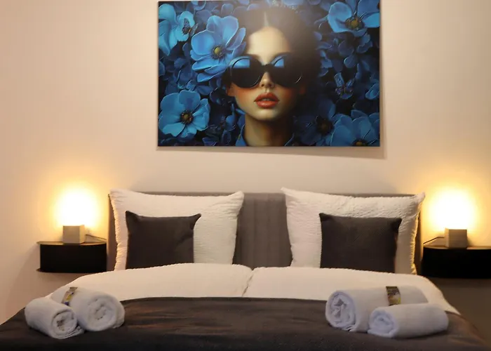 Navia Vela Premium - Parkplatz, Boxspringbett & Balkon コブレンツ