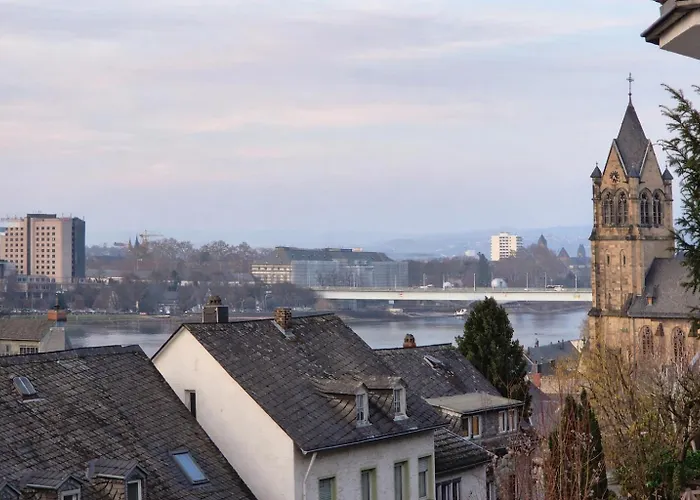 アパート Navia Vela Premium - Parkplatz, Boxspringbett & Balkon コブレンツ